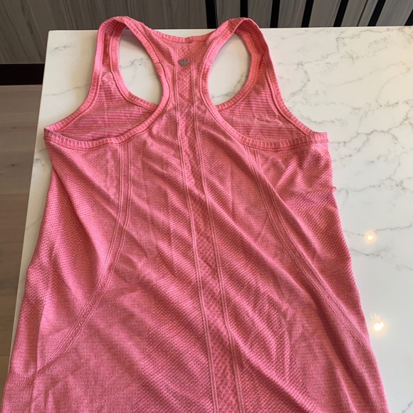 Lululemon Swiftly Tech Tank - Picture 2 of 2